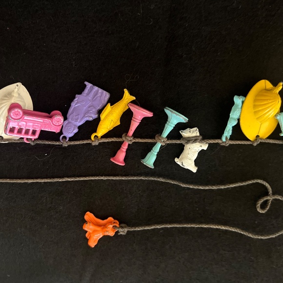 Monopoly Token/Cracker Jack Charm Necklace, Vintage 80’s - Picture 8 of 10